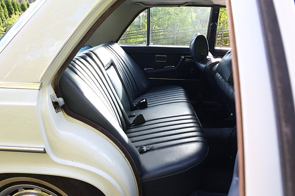 Mercedes-Benz W108/W109 15 of 24
