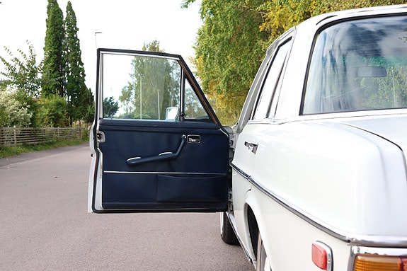 Mercedes-Benz W108/W109 12 of 24