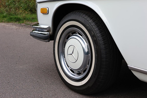 Mercedes-Benz W108/W109 10 of 24