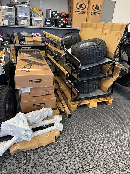 -- Bronco Gårdsvagn + Rival plogpaket * Utförsäljning