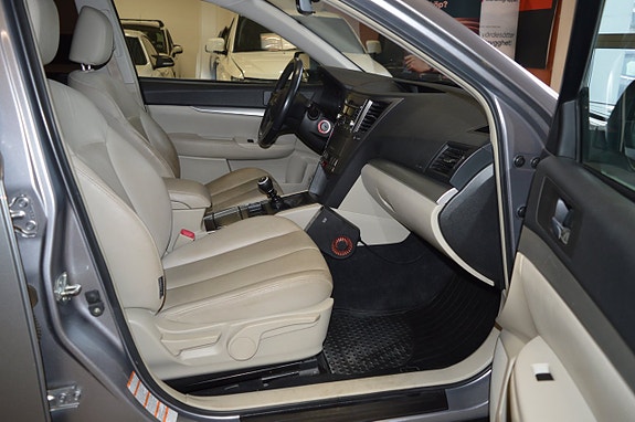 Subaru Outback 15 of 19