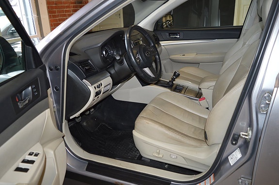 Subaru Outback 14 of 19