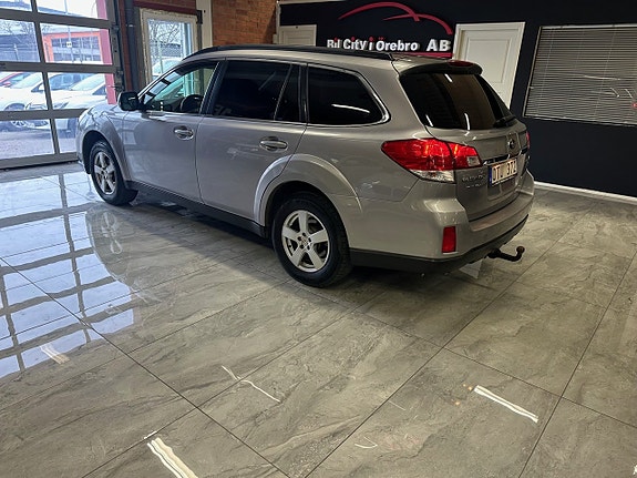Subaru Outback 4 of 5
