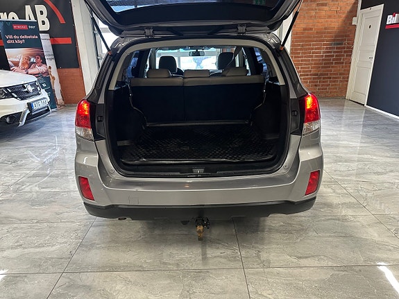 Subaru Outback 13 of 19