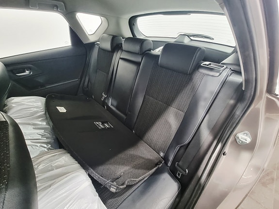 Toyota Auris 8 of 23