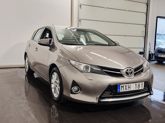 Toyota Auris 4 of 23