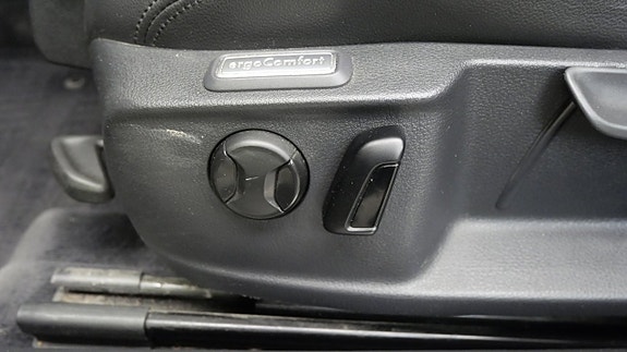Volkswagen Passat 20 of 28
