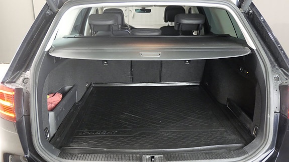 Volkswagen Passat 11 of 28