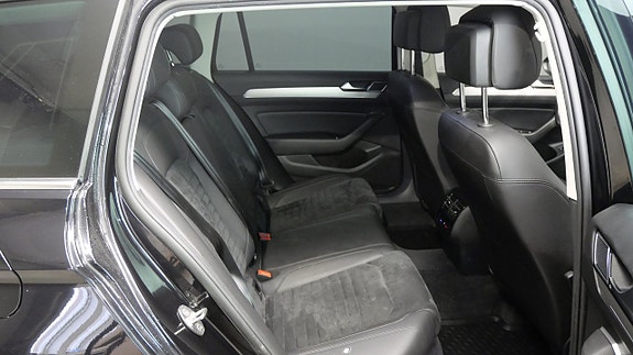 Volkswagen Passat 16 of 28