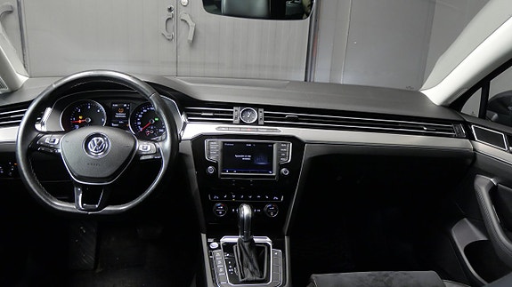 Volkswagen Passat 3 of 5