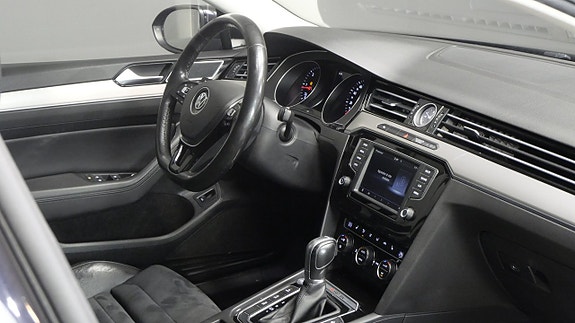 Volkswagen Passat 15 of 28