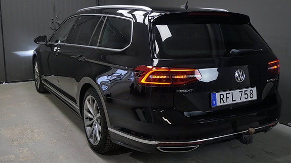 Volkswagen Passat 8 of 28