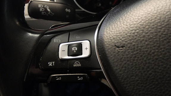 Volkswagen Passat 26 of 28