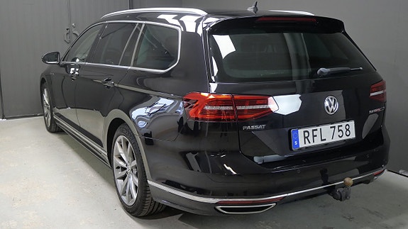 Volkswagen Passat 7 of 28