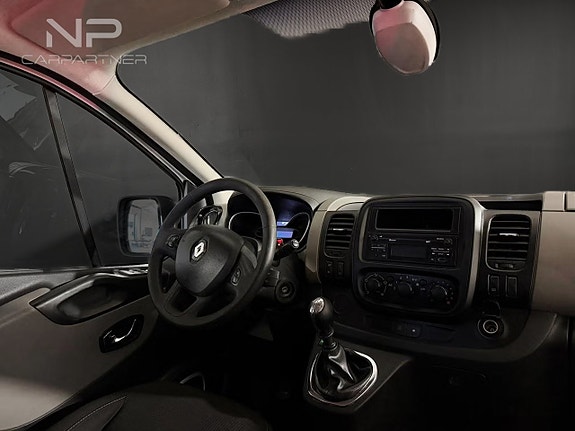 Renault Trafic 8 of 16