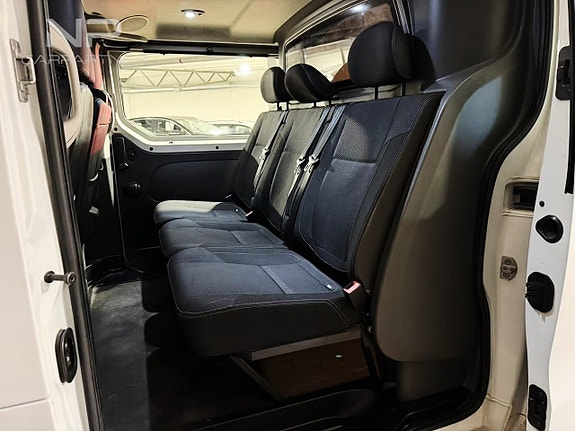 Renault Trafic 14 of 16