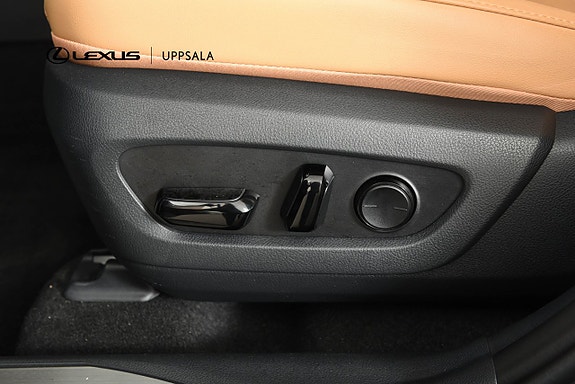 Lexus NX450h+ 12 of 17