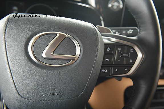 Lexus NX450h+ 13 of 17