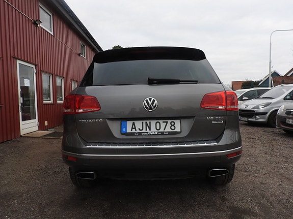 Volkswagen Touareg 4 of 5