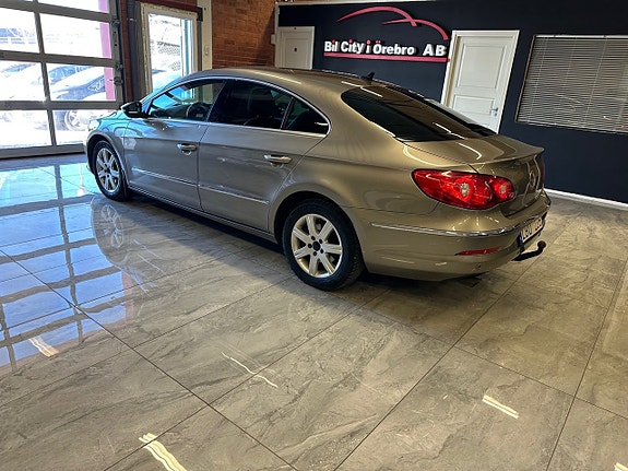 Volkswagen Passat CC 4 of 5