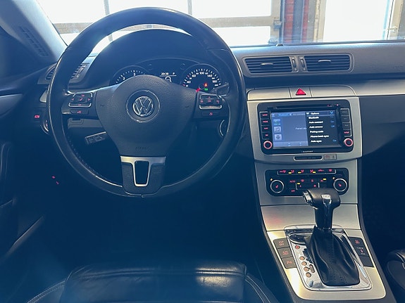 Volkswagen Passat CC 11 of 21