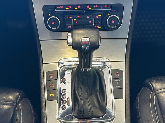 Volkswagen Passat CC 10 of 21