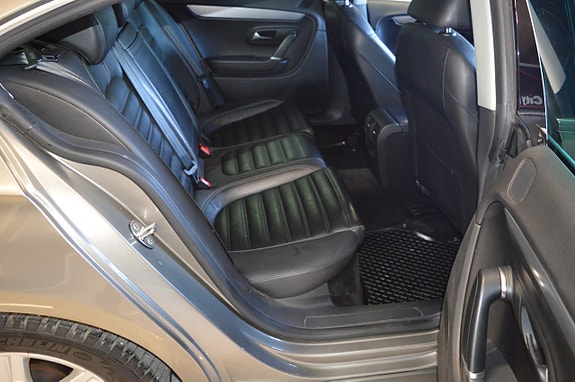 Volkswagen Passat CC 19 of 21