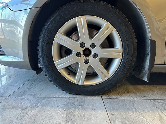 Volkswagen Passat CC 7 of 21