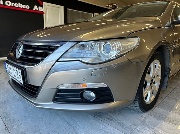 Volkswagen Passat CC 6 of 21