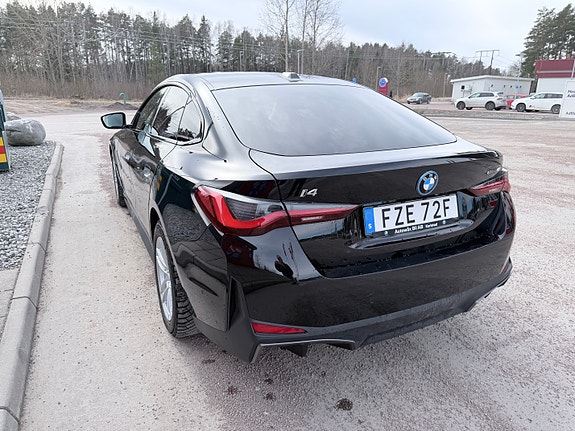 BMW i4 2 of 8