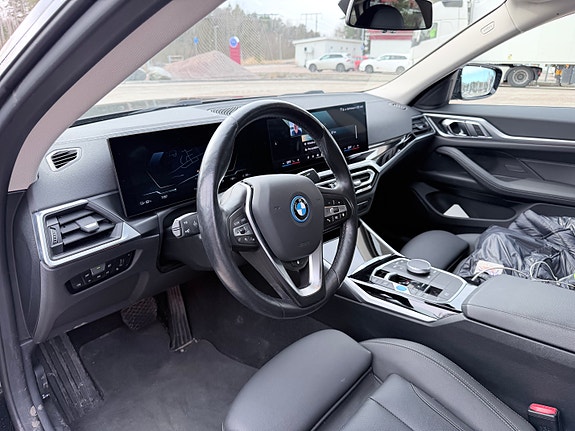 BMW i4 4 of 8