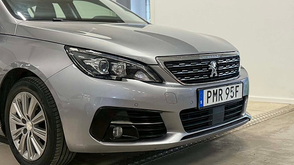 Peugeot 308 4 of 5