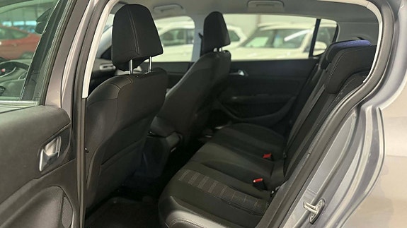 Peugeot 308 17 of 17