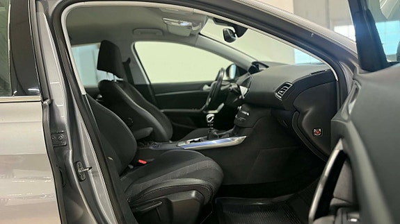 Peugeot 308 15 of 17