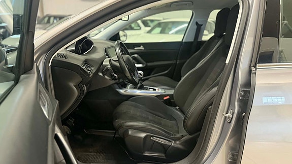 Peugeot 308 11 of 17