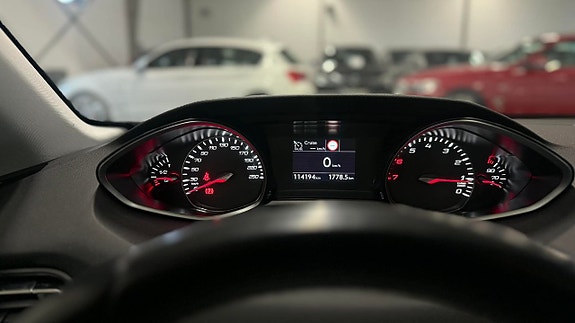 Peugeot 308 13 of 17