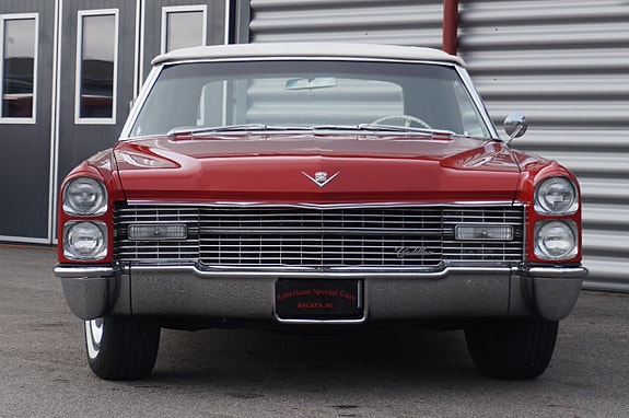 Cadillac Deville 5 of 22