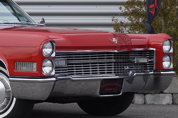 Cadillac Deville 6 of 22