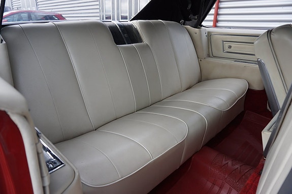 Cadillac Deville 20 of 22