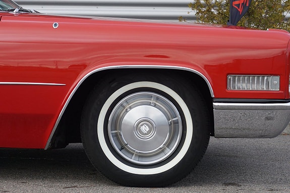Cadillac Deville 12 of 22