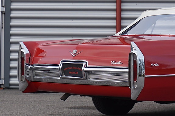 Cadillac Deville 11 of 22