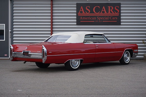 Cadillac Deville 8 of 22