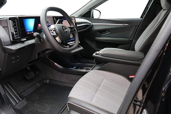 Renault Scenic E-Tech 4 of 5