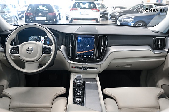 Volvo XC60 11 of 24