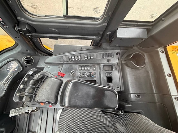 HYUNDAI | 2018 | 8-TONS | ROTERANDE GAFFLAR 12 of 12