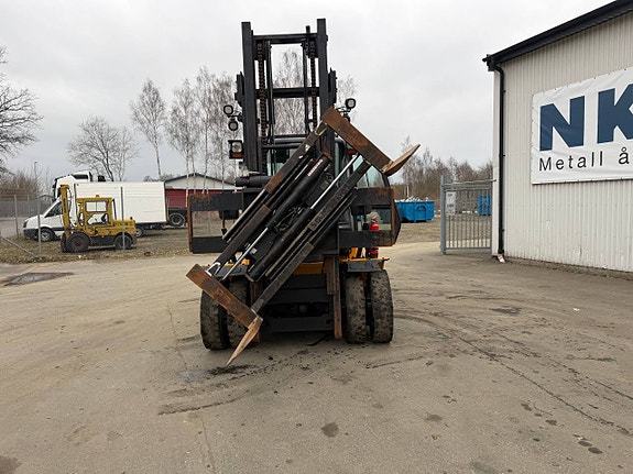 HYUNDAI | 2018 | 8-TONS | ROTERANDE GAFFLAR 10 of 12
