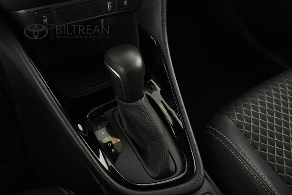 Toyota Yaris 13 of 16