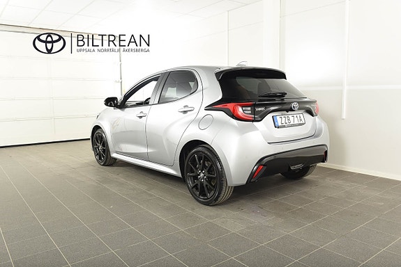 Toyota Yaris 3 of 16