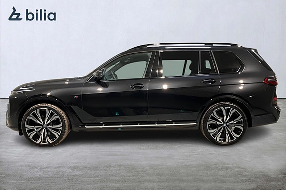 BMW X7 3 of 5