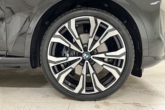 BMW X7 22 of 22
